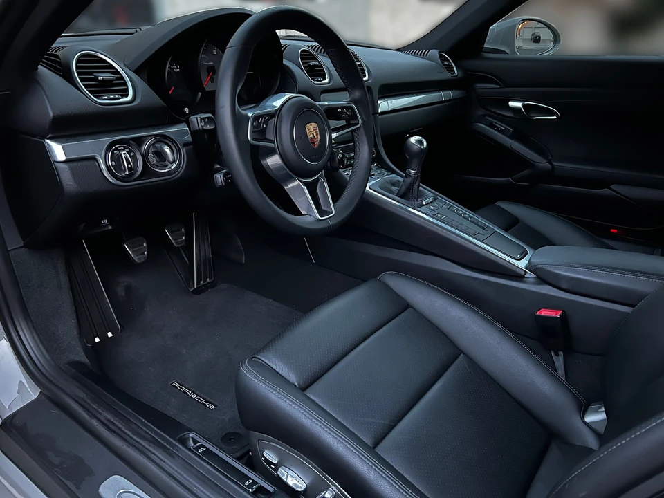 2019 Porsche 718 Cayman S - Image 22 of 31