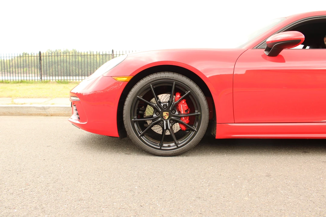2019 Porsche 718 Cayman S - Image 16 of 31