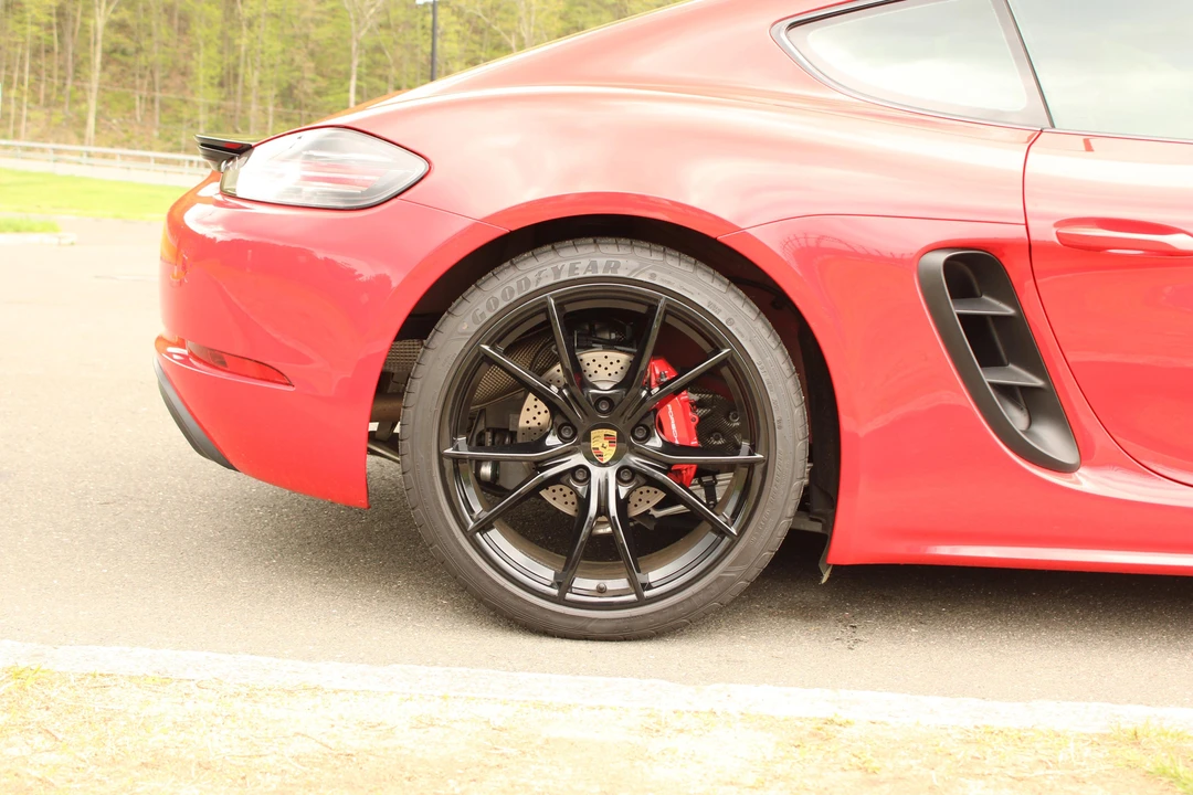2019 Porsche 718 Cayman S - Image 18 of 31