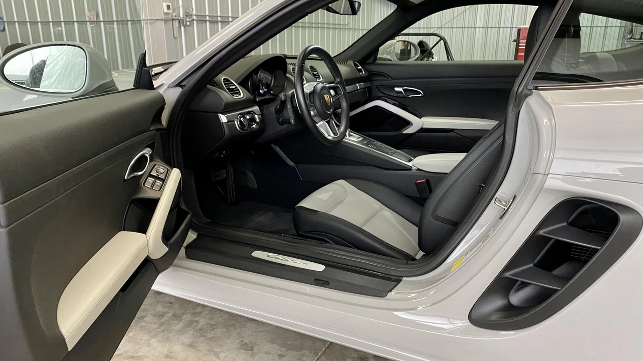 2019 Porsche 718 Cayman - Image 28 of 31
