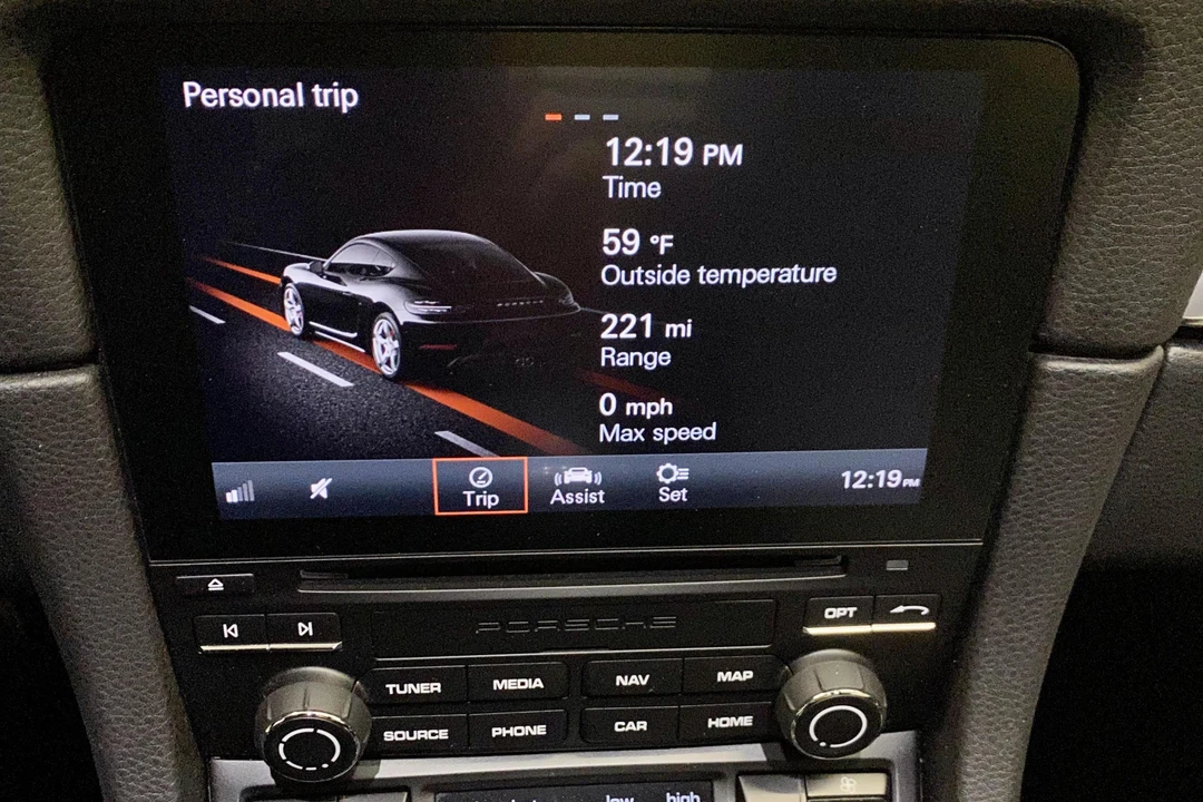 2019 Porsche 718 Cayman - Image 26 of 31