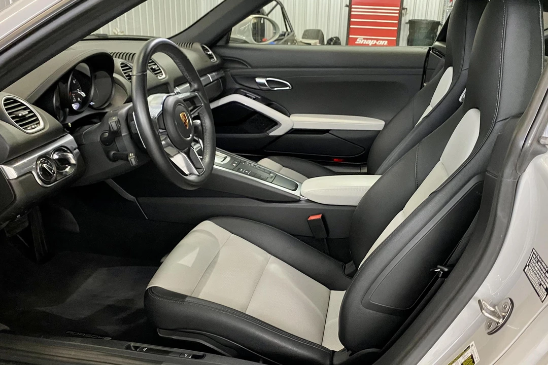 2019 Porsche 718 Cayman - Image 24 of 31