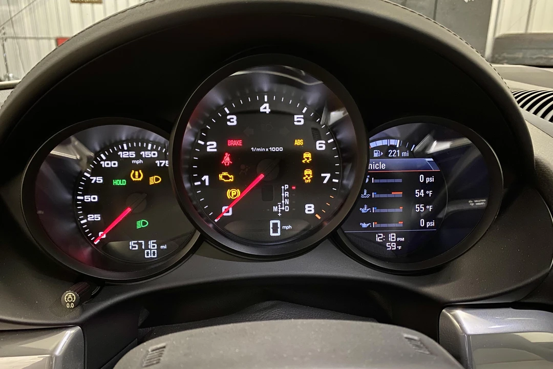2019 Porsche 718 Cayman - Image 27 of 31