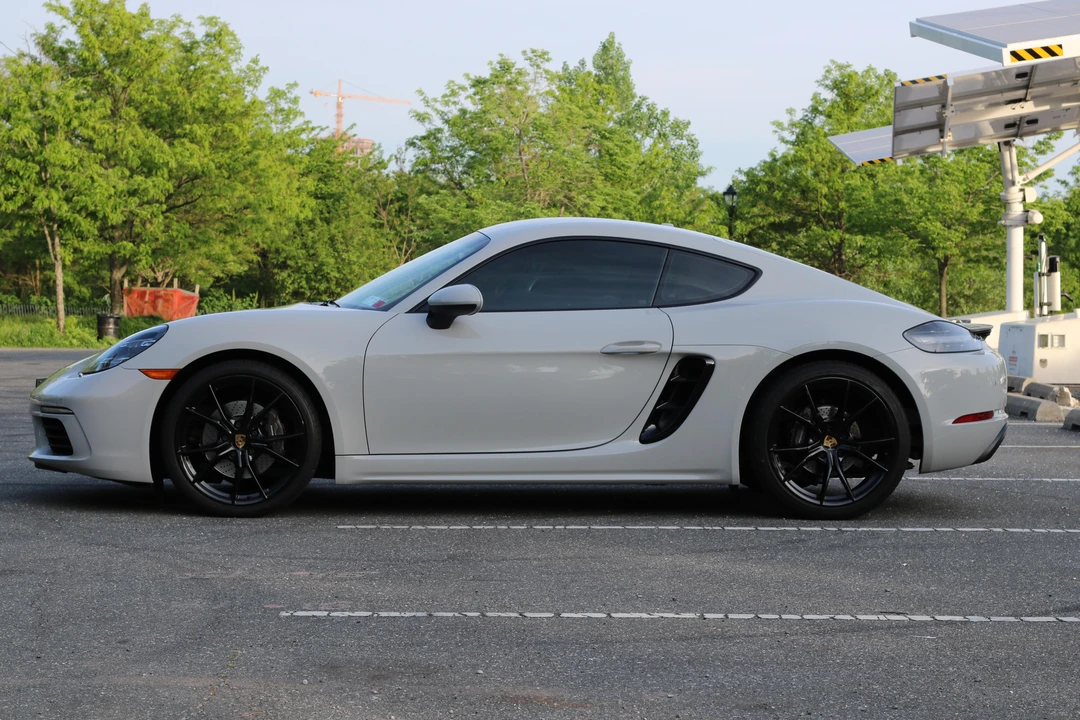 2019 Porsche 718 Cayman - Image 16 of 31