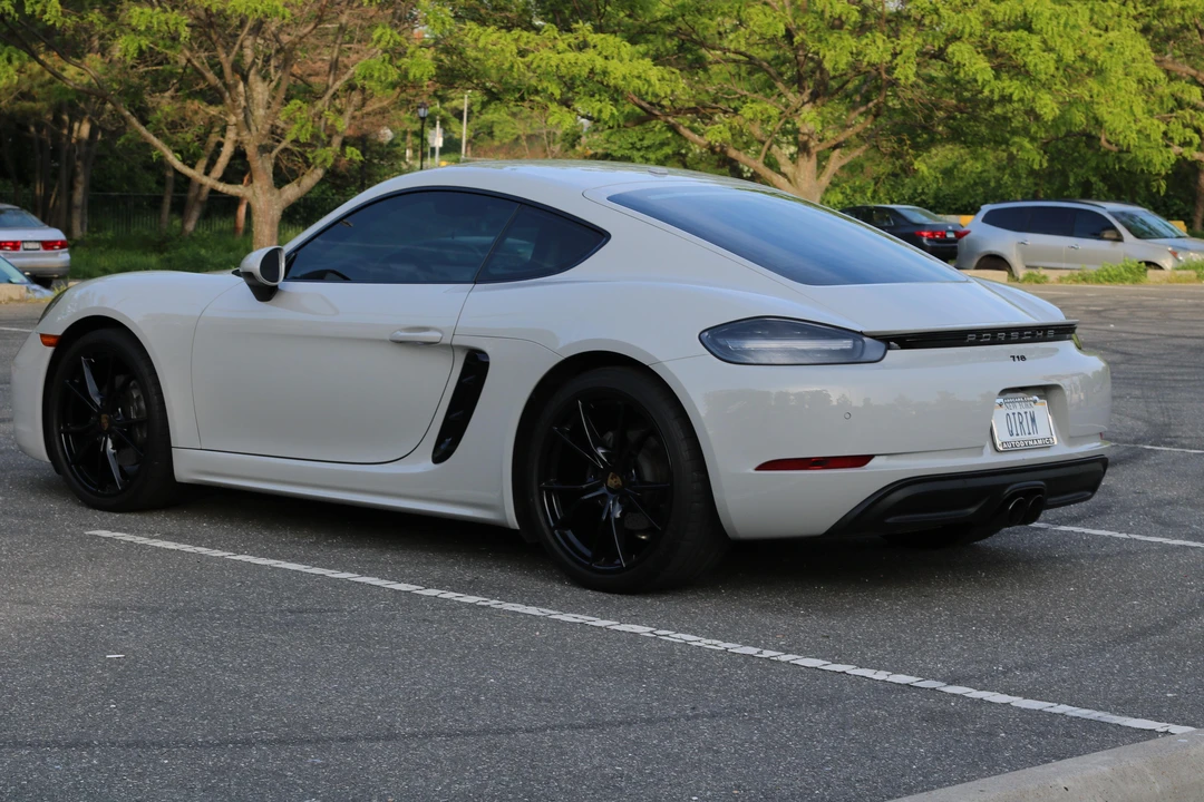 2019 Porsche 718 Cayman - Image 17 of 31