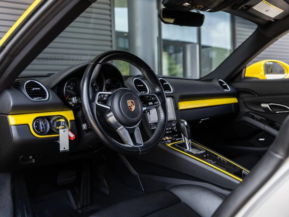 2019 Porsche 718 Cayman - Image 4 of 5