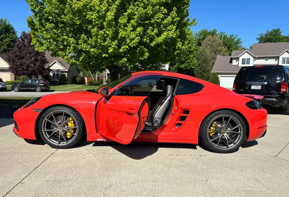2019 Porsche 718 Cayman - Image 11 of 16