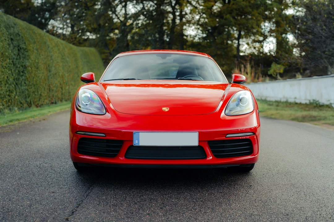 2019 Porsche 718 Cayman - Image 10 of 21