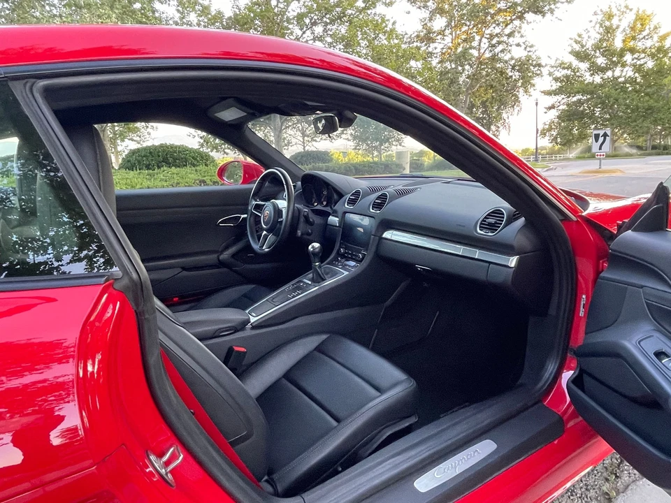 2019 Porsche 718 Cayman - Image 8 of 16
