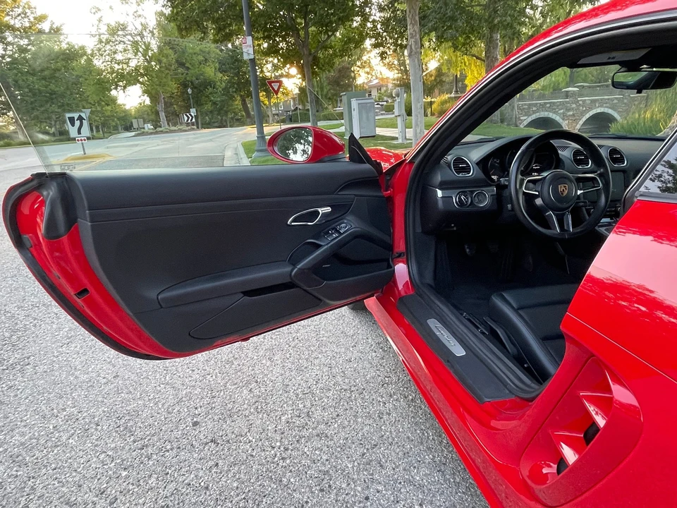 2019 Porsche 718 Cayman - Image 9 of 16