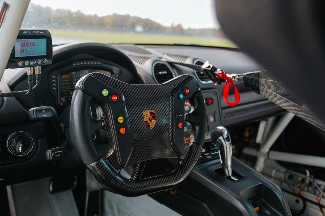 2019 Porsche 718 Cayman GT4 - Image 18 of 30