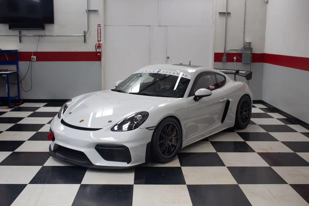 2019 Porsche 718 Cayman GT4 - Image 2 of 31