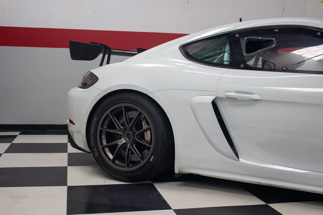 2019 Porsche 718 Cayman GT4 - Image 5 of 31