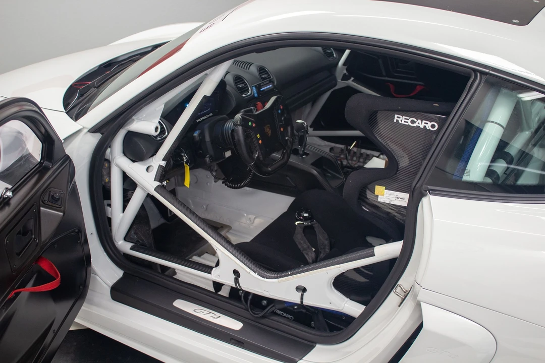 2019 Porsche 718 Cayman GT4 - Image 27 of 31