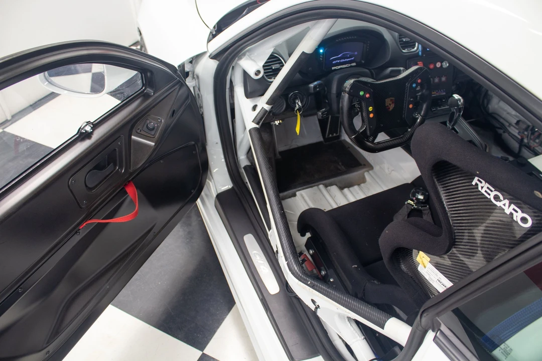 2019 Porsche 718 Cayman GT4 - Image 25 of 31