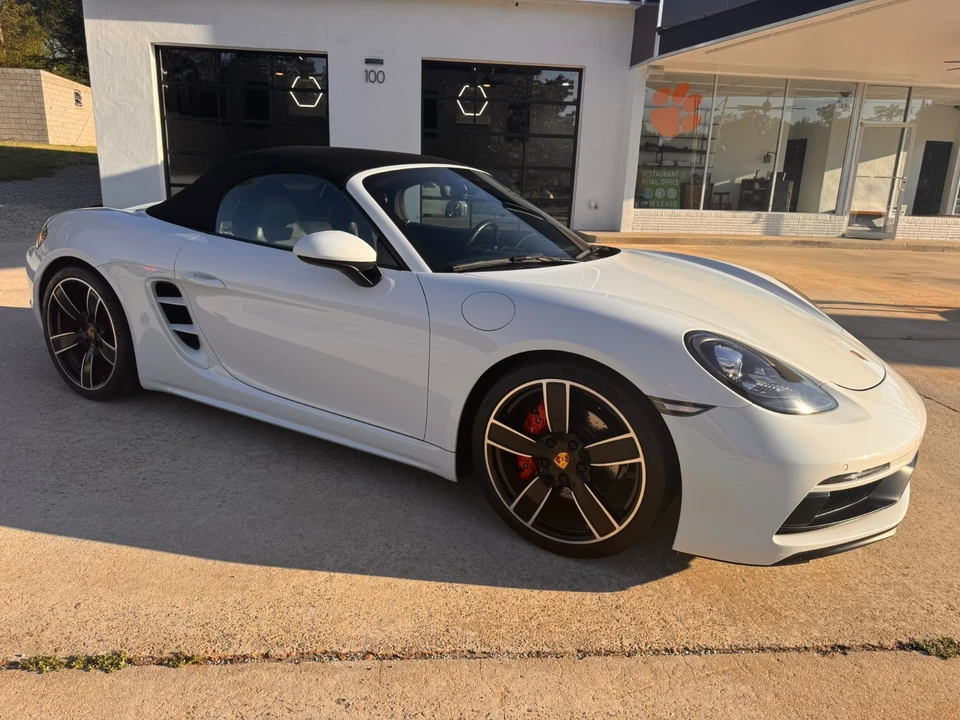 2019 Porsche - Image 14 of 31