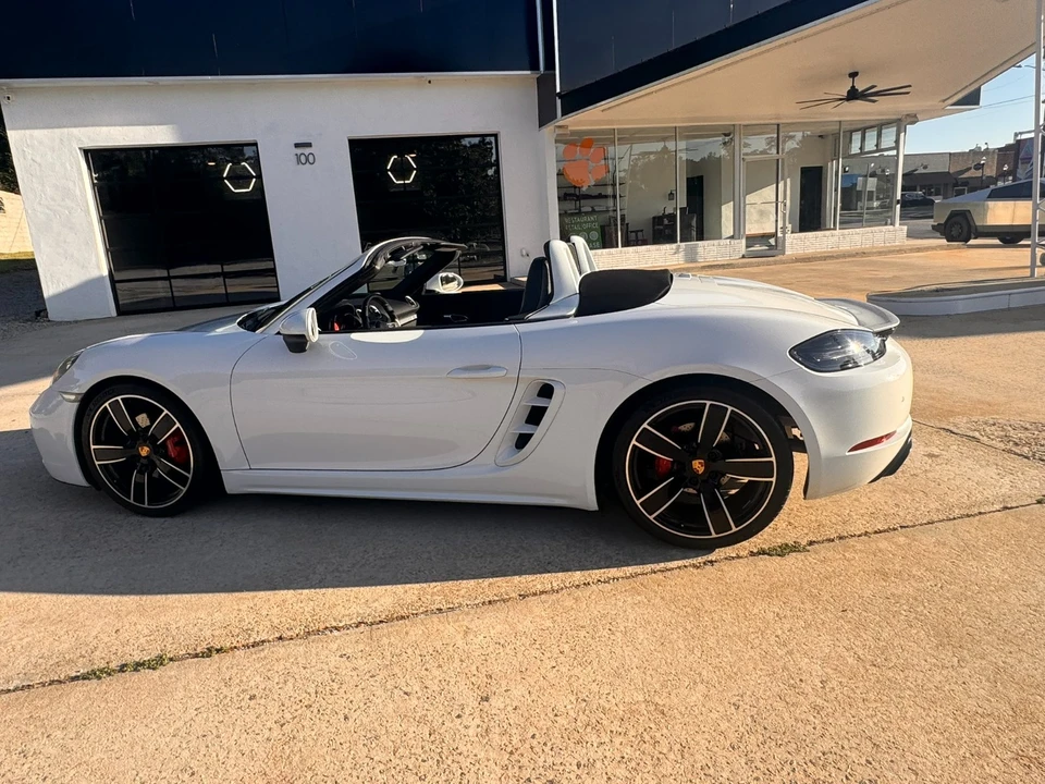 2019 Porsche - Image 20 of 31