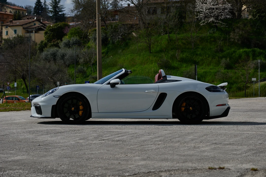 2019 Porsche 718 Boxster Spyder - Image 8 of 31