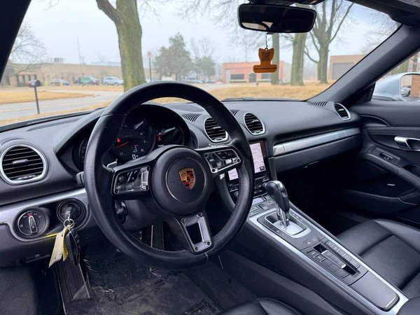 2019 Porsche 718 Boxster S - Image 9 of 17