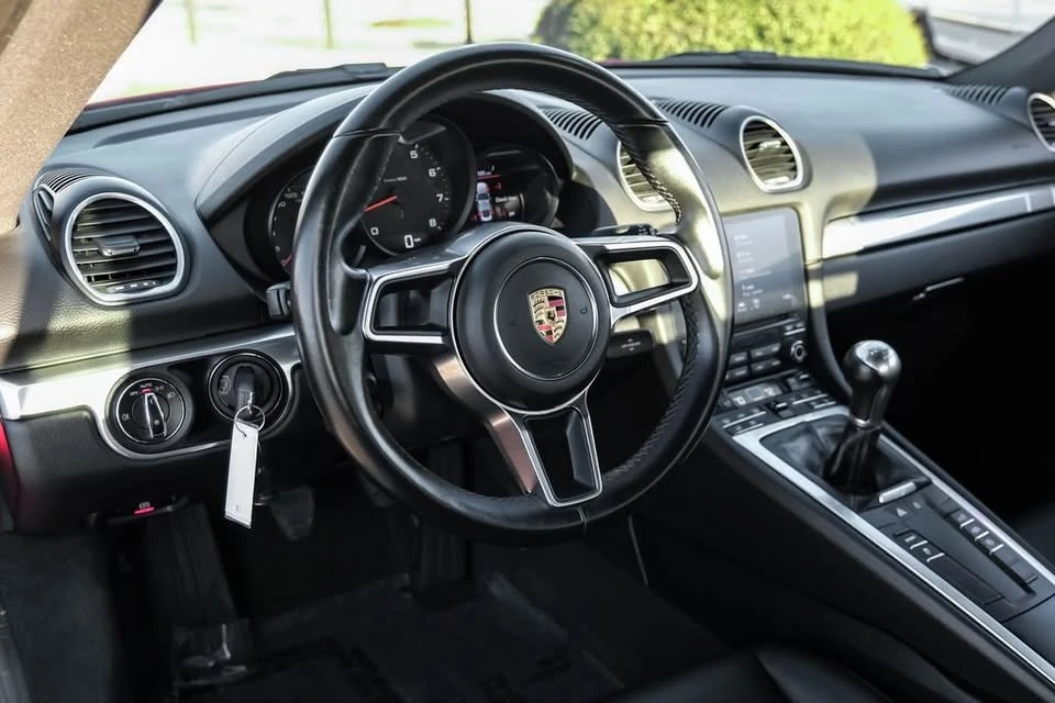 2019 Porsche 718 Cayman - Image 11 of 20