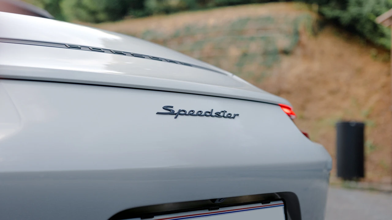 2019 Porsche 991 Speedster - Image 16 of 31