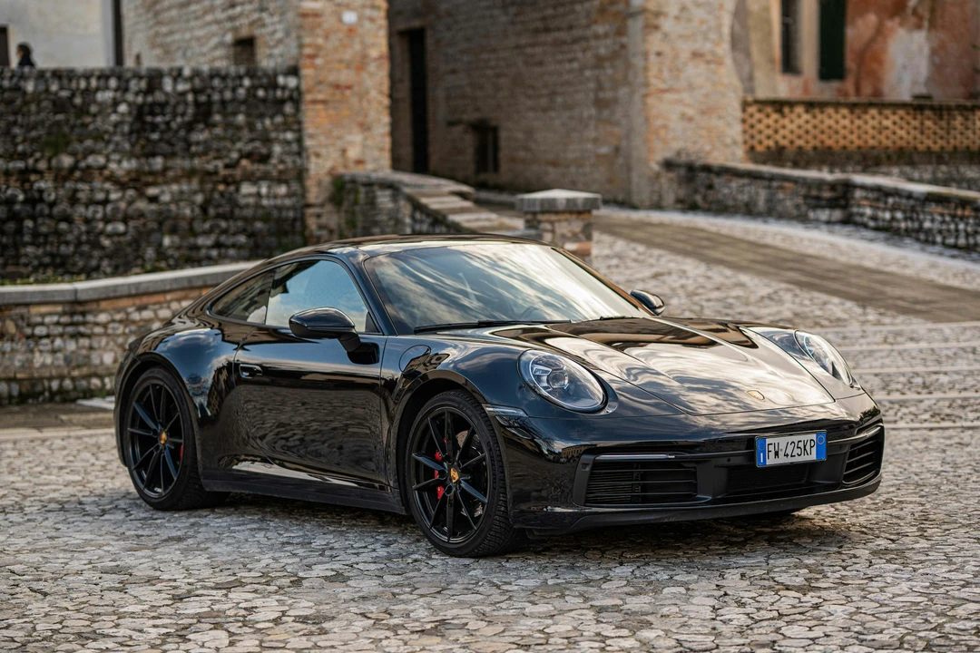 2019 Porsche 992 Carrera 4S - Image 17 of 21