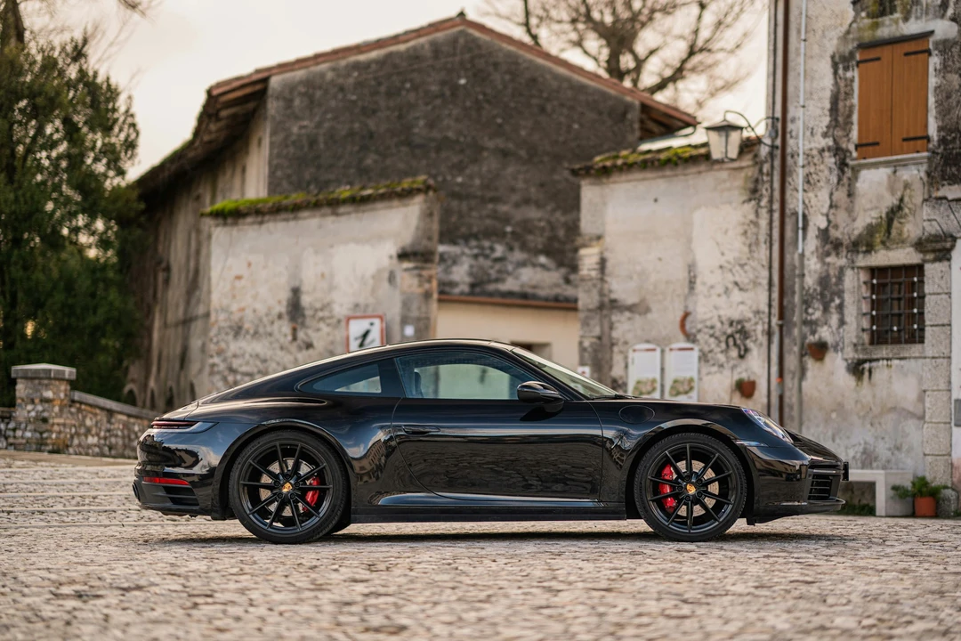 2019 Porsche 992 Carrera 4S - Image 16 of 21