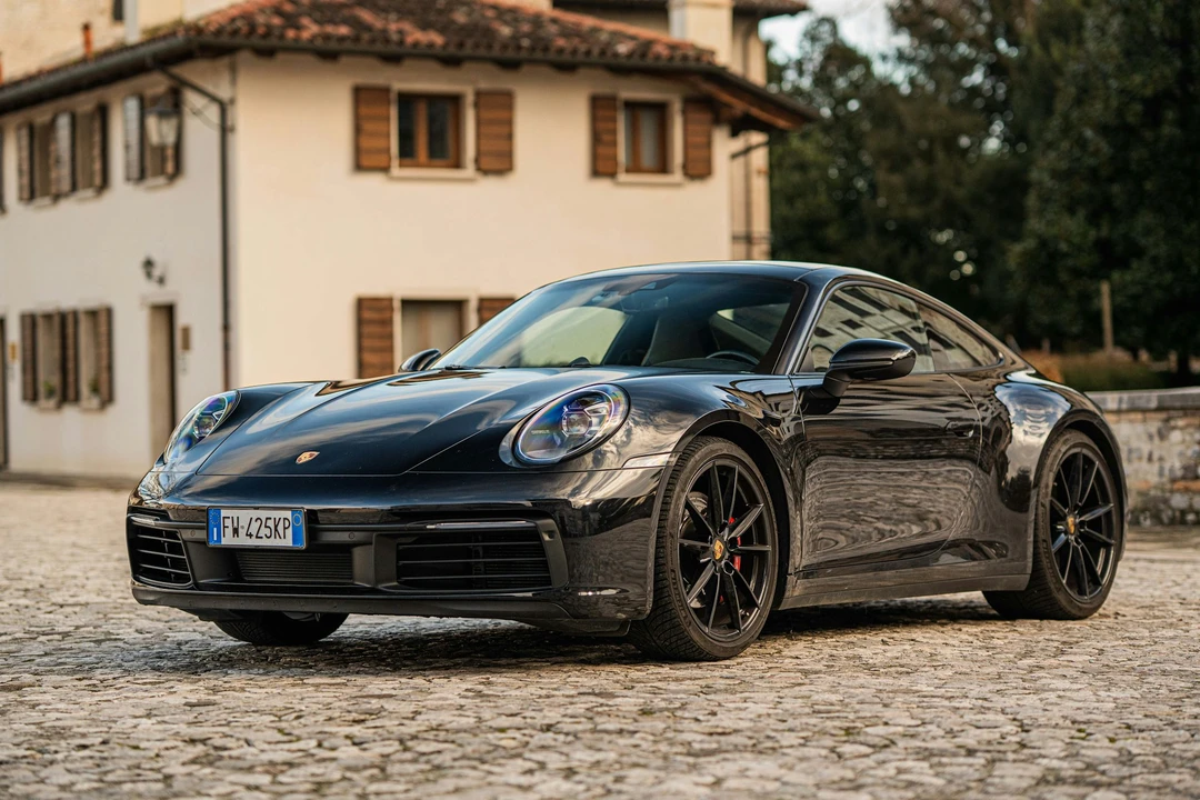 2019 Porsche 992 Carrera 4S - Image 11 of 21