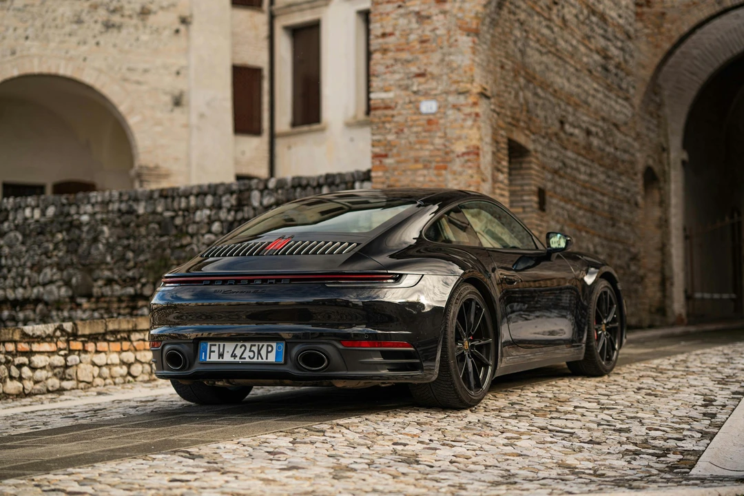 2019 Porsche 992 Carrera 4S - Image 15 of 21