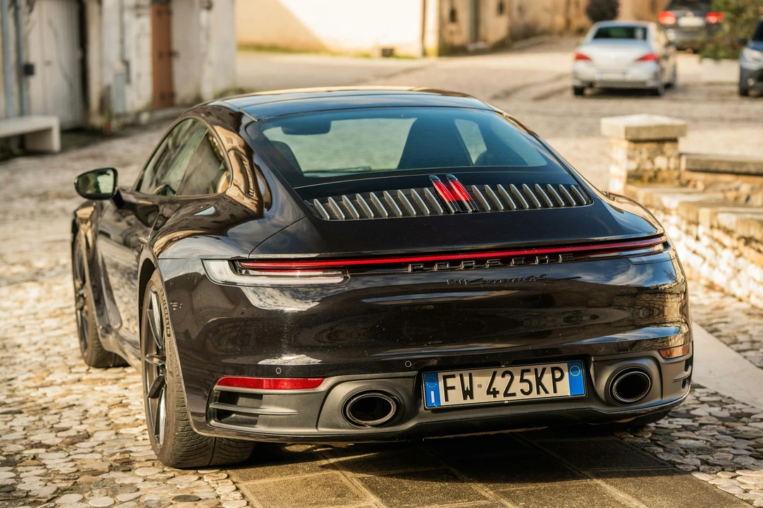 2019 Porsche 992 Carrera 4S - Image 13 of 21