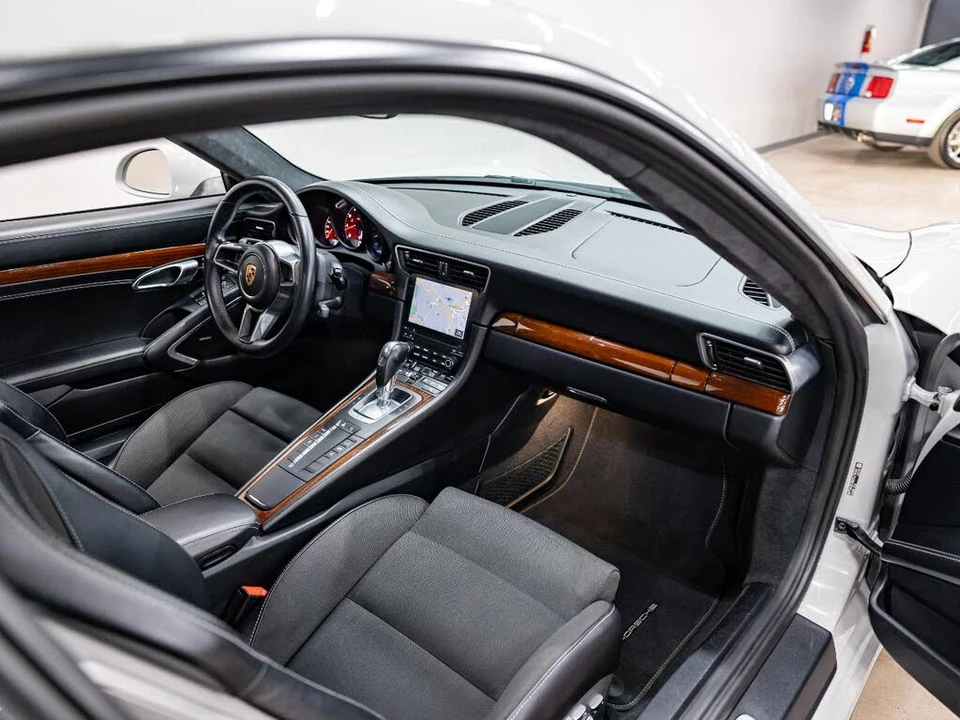 2019 Porsche 991 Carrera 4 - Image 11 of 31