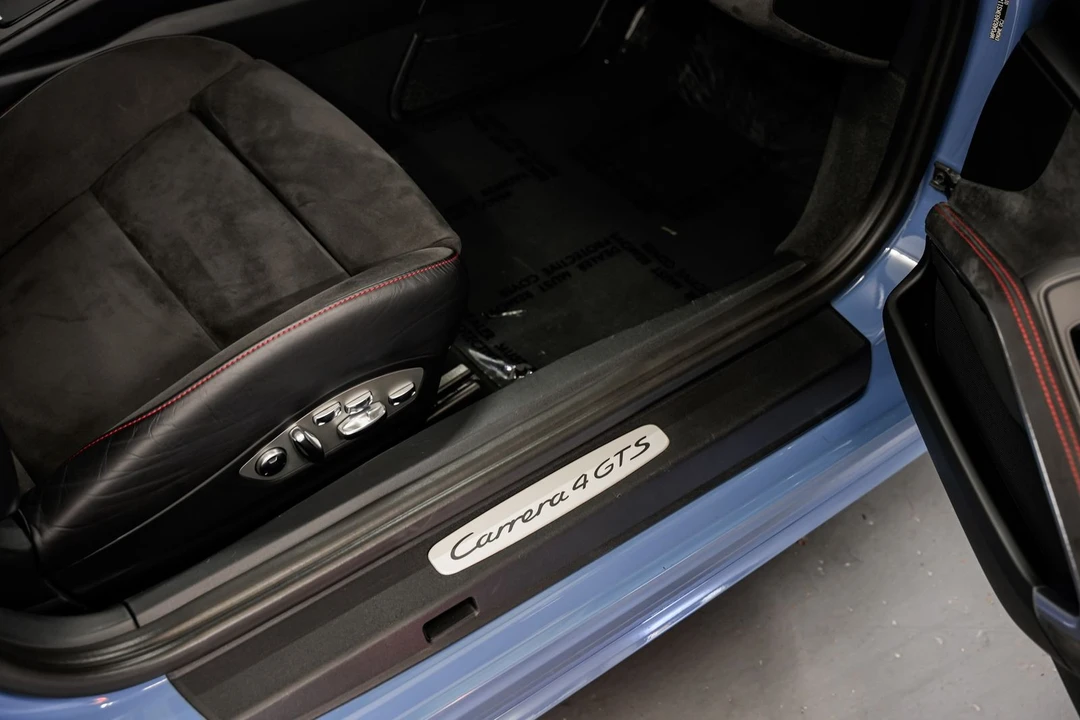 2019 Porsche 911 - Image 28 of 31