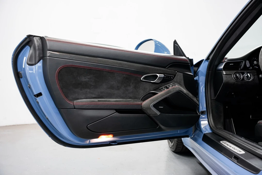 2019 Porsche 911 - Image 26 of 31