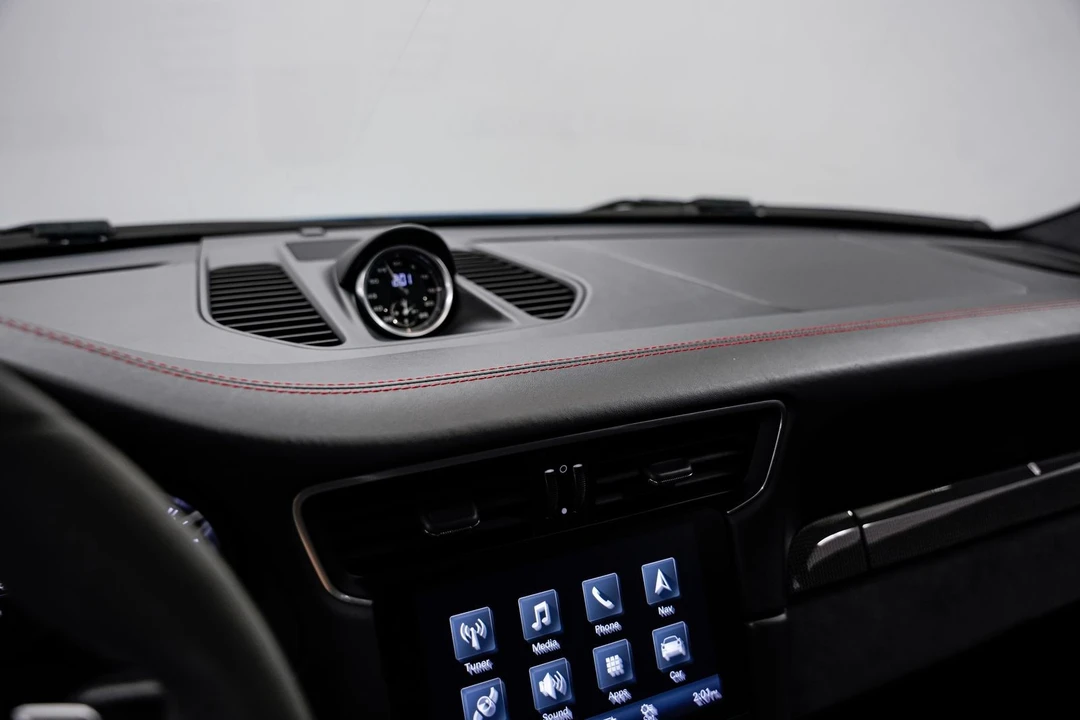 2019 Porsche 911 - Image 14 of 31