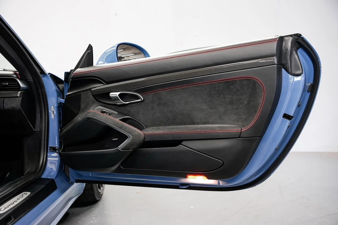 2019 Porsche 911 - Image 27 of 31