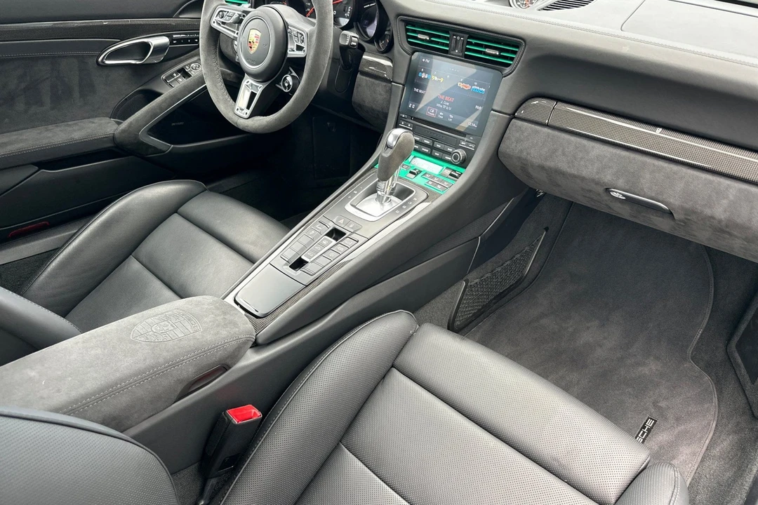 2019 Porsche 911 - Image 17 of 31