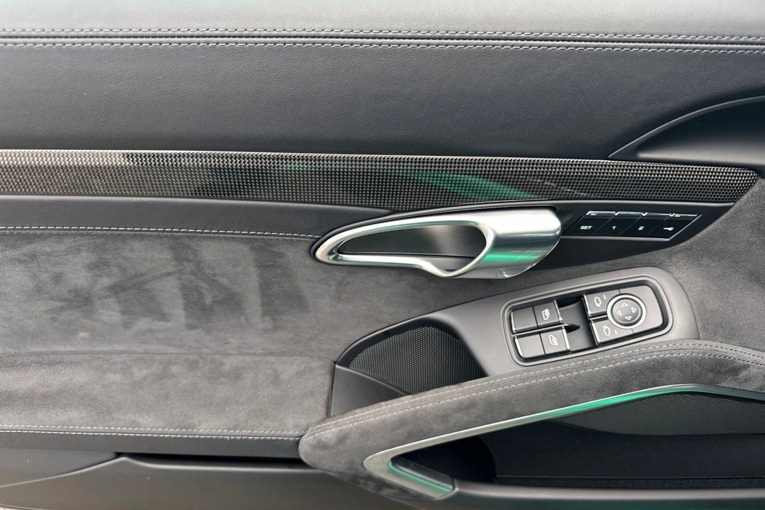 2019 Porsche 911 - Image 12 of 31