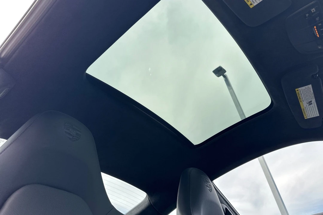 2019 Porsche 911 - Image 18 of 31