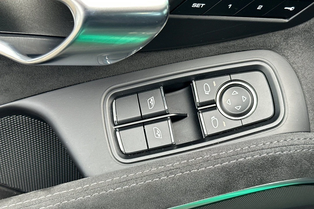 2019 Porsche 911 - Image 13 of 31