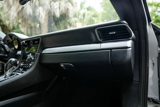 2019 Porsche 991 Carrera - Image 26 of 31