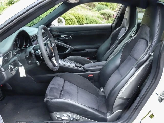 2019 Porsche - Image 25 of 31