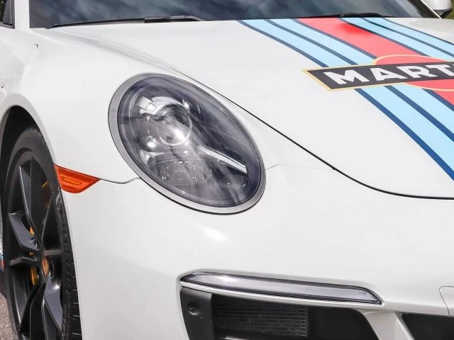 2019 Porsche - Image 16 of 31