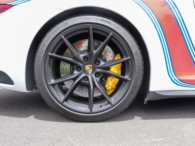 2019 Porsche - Image 21 of 31