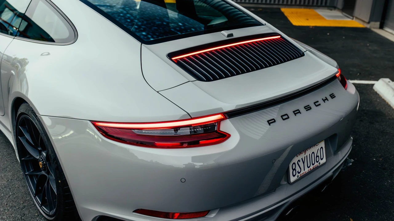 2019 Porsche 991 Carrera - Image 24 of 31