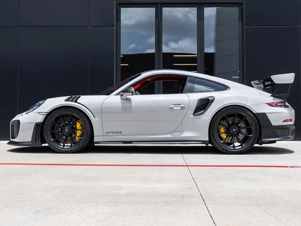 2019 Porsche 991 GT2 RS - Image 2 of 31