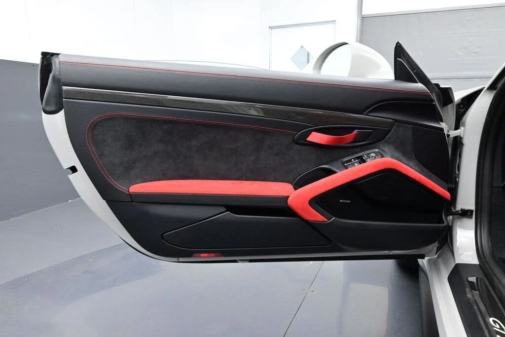 2019 Porsche 991 GT2 RS - Image 8 of 31