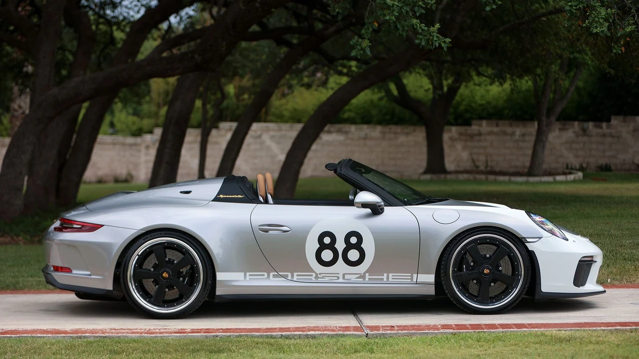 2019 Porsche 991 Speedster - Image 8 of 31