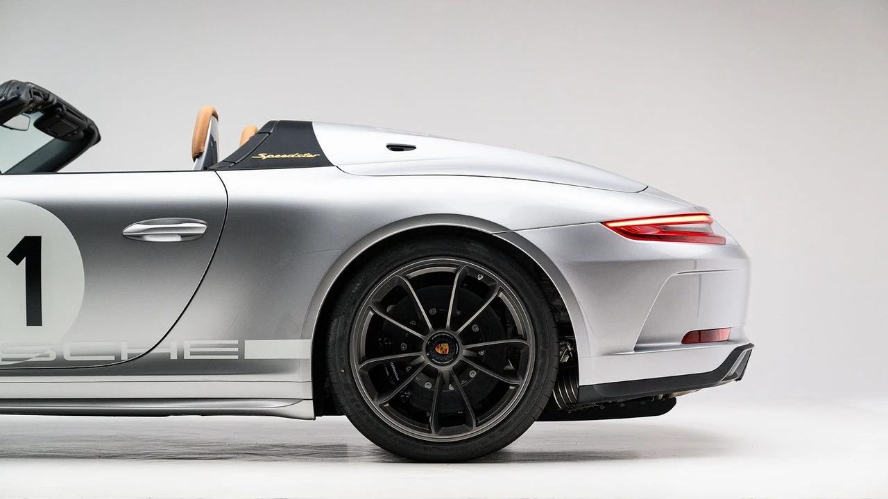 2019 Porsche 991 Speedster - Image 13 of 31