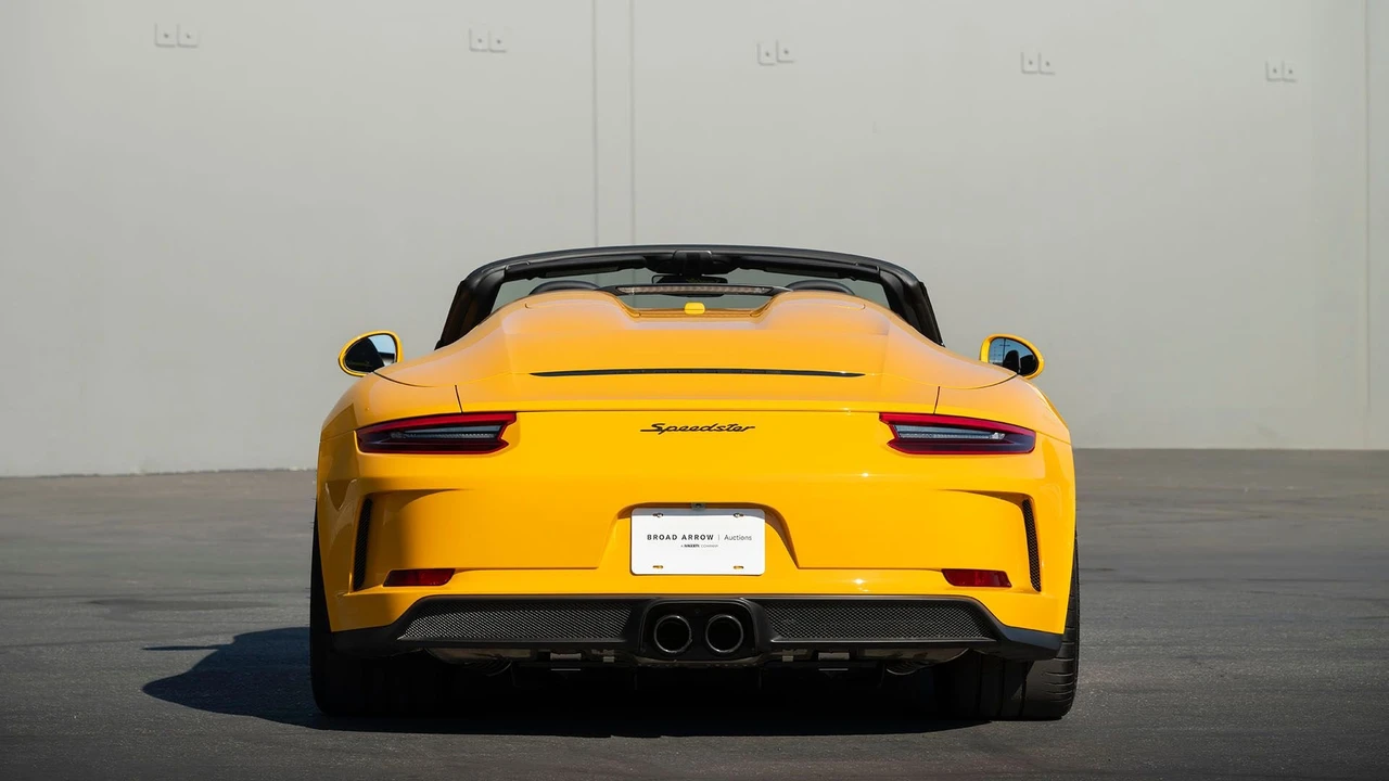 2019 Porsche 991 Speedster - Image 2 of 31