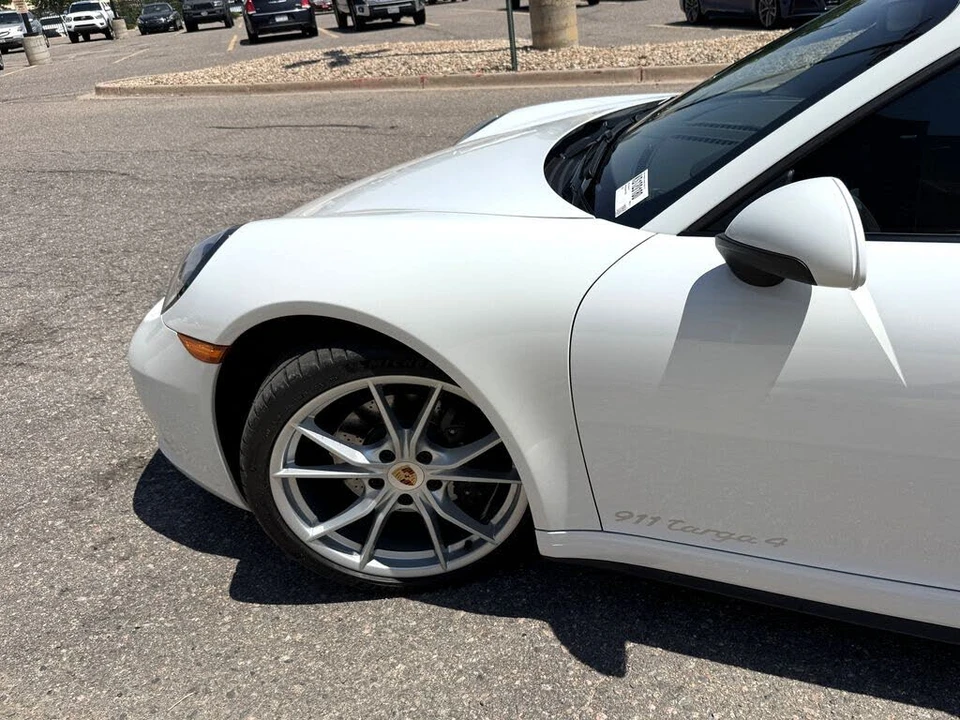2019 Porsche 991 Targa 4 & 4S - Image 19 of 31